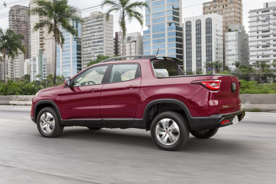  Fiat Toro Freedom 2.4 Flex AT9 2016 года  (фото 11 из 16)